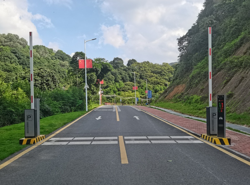 廣州油麻山森林公園停車場車輛識別收費系統(tǒng)調試完畢